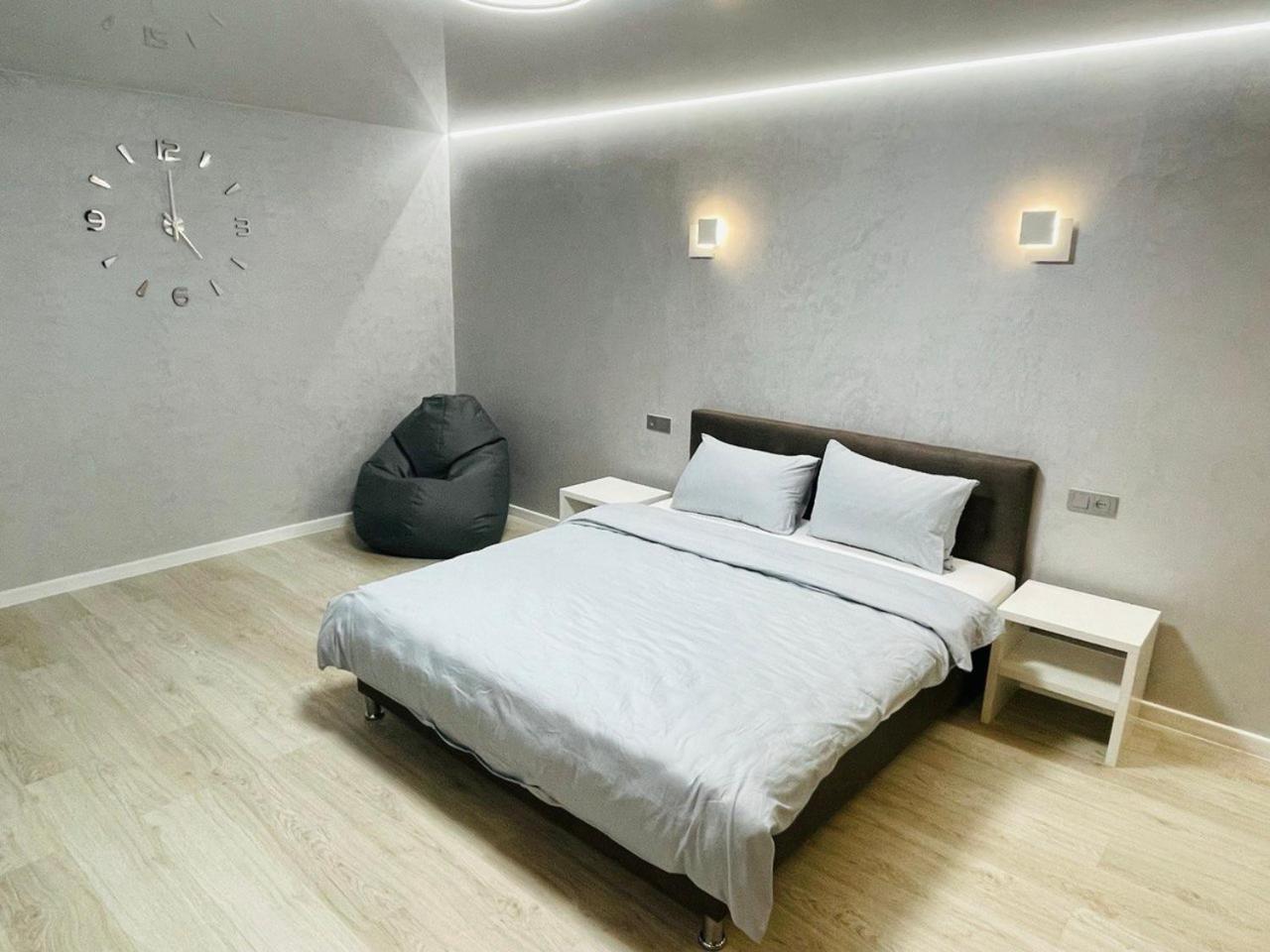 Apartcenter Вип Апартаменты В Центре Города На Гагарина Krivói Rog Exterior foto